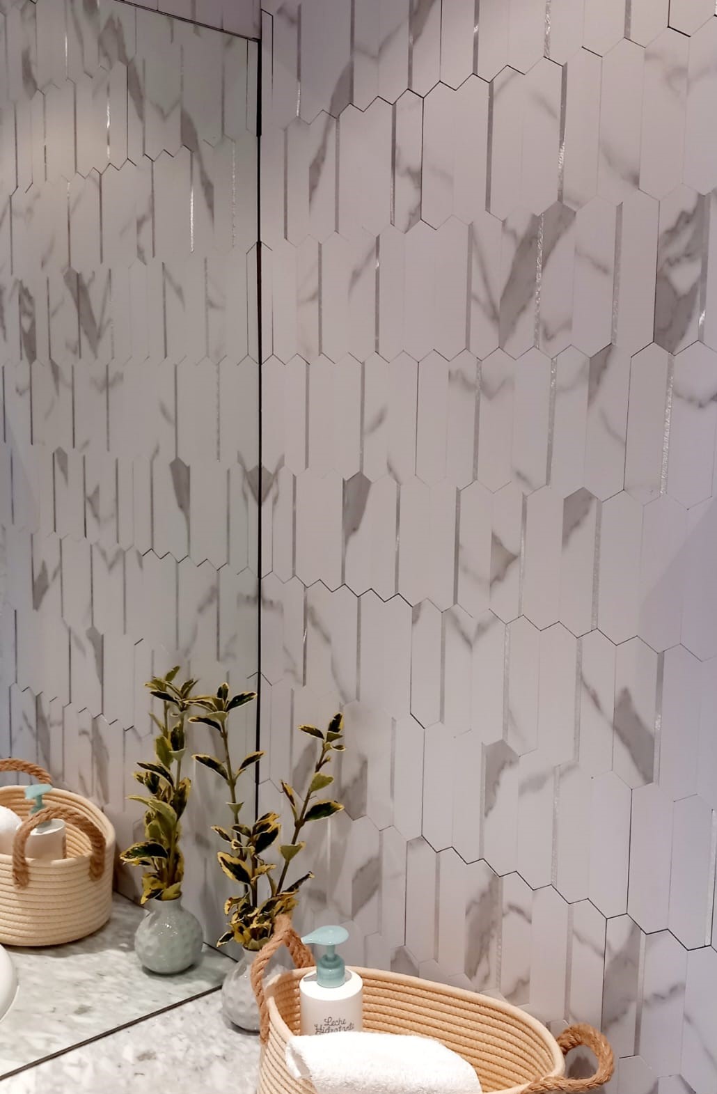 Mosaico autoadhesivo hexagonal blanco plata- 29,3x28,4x0,4cm