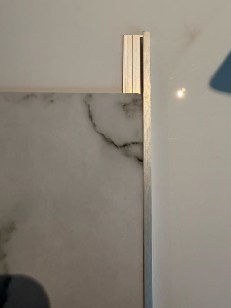 Perfiles de Aluminio para Paneles Mármol SPC/PVC - Gris Plata, Terminación