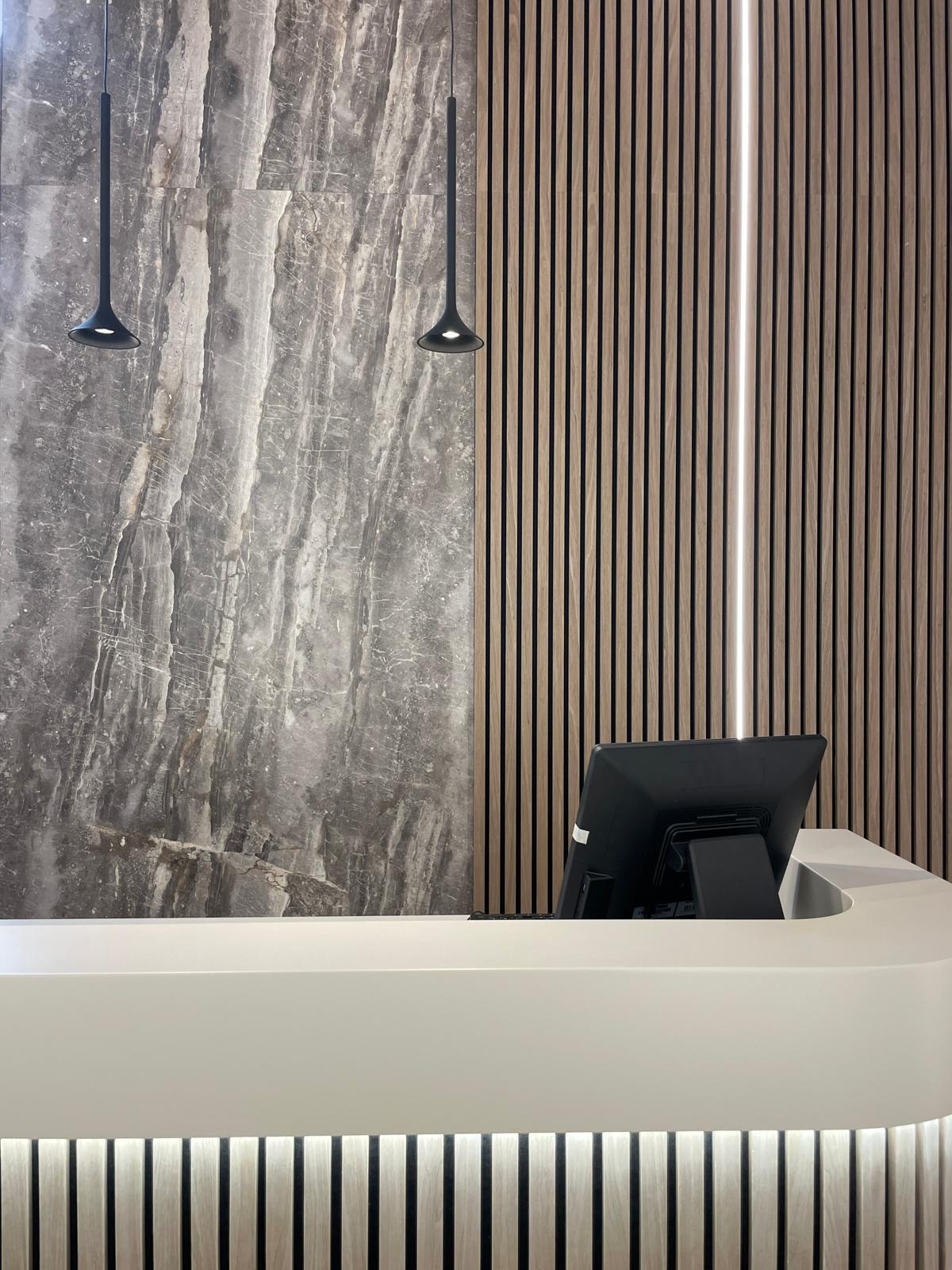 Panel SPC de pared de losa de mármol Géminis Granite Matte Dark Stone 260x120x0,35cm